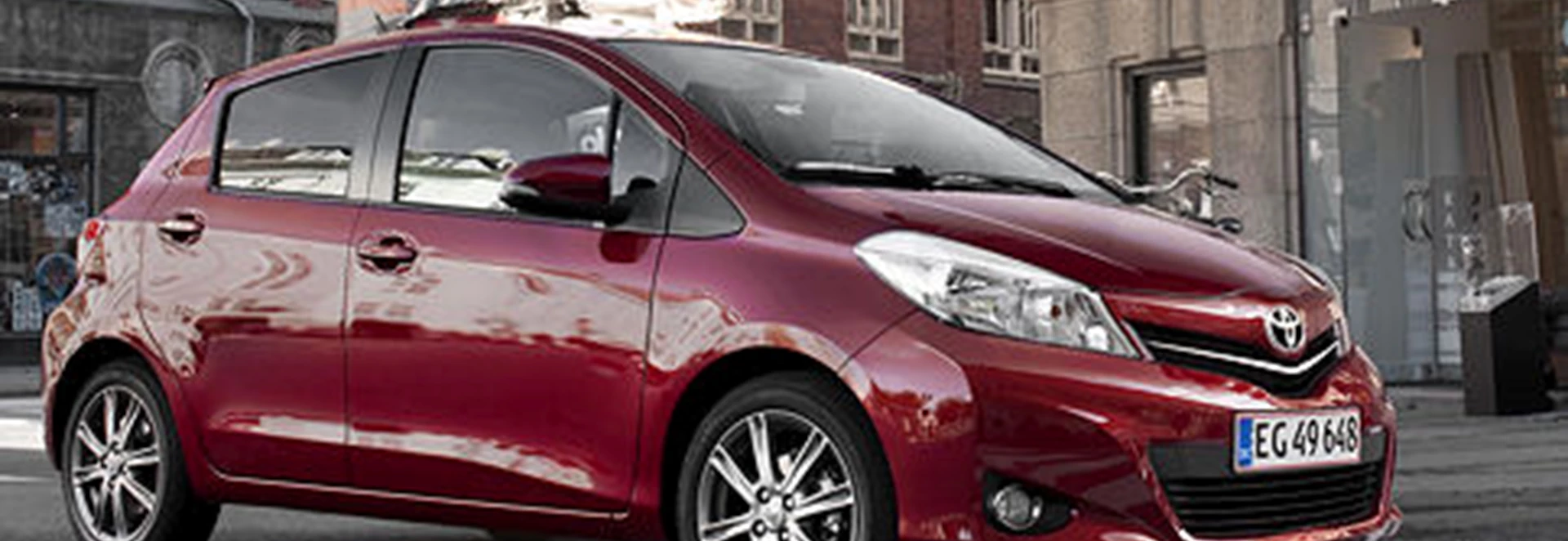 Toyota Yaris 1.33 VVT-i TR Five-Door (2012)